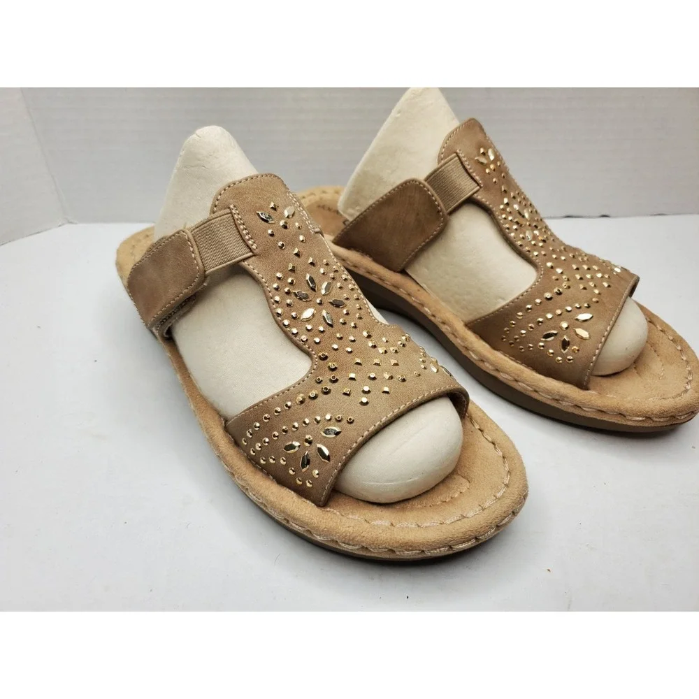 Mountain Sole Karen Sandal Tan Fabric w/Silver Rhinestones Sz 6.5M New Fast Ship